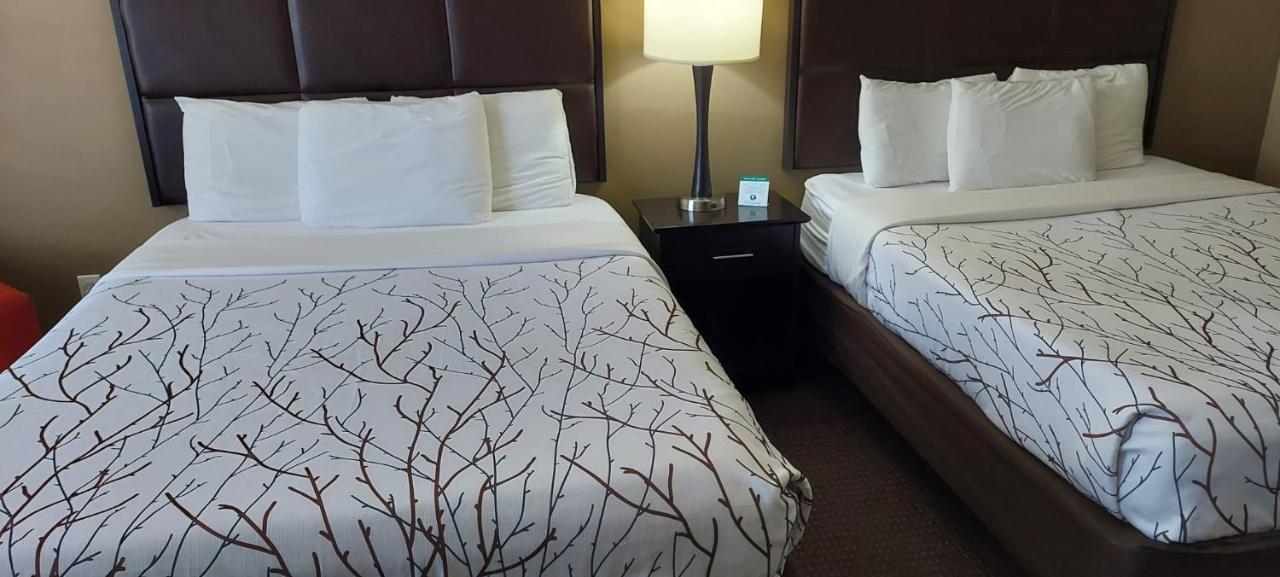 Parkwood Inn & Suites Манхэттен Экстерьер фото