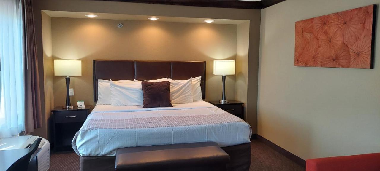 Parkwood Inn & Suites Манхэттен Экстерьер фото
