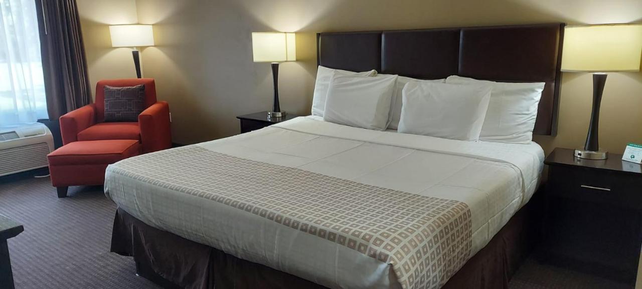 Parkwood Inn & Suites Манхэттен Экстерьер фото