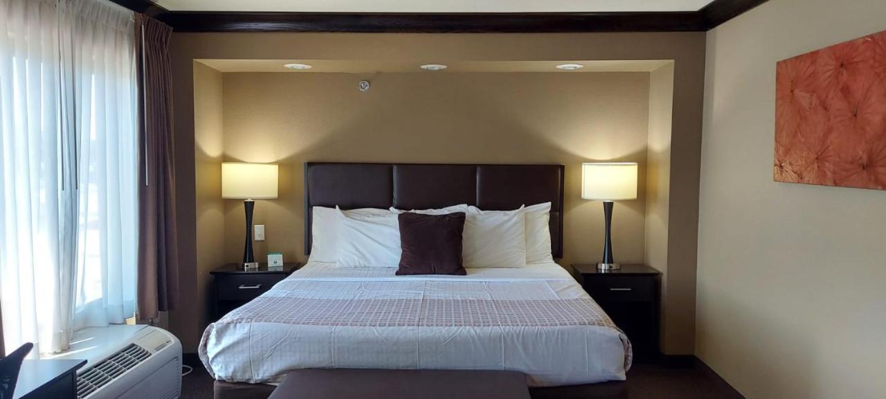Parkwood Inn & Suites Манхэттен Экстерьер фото