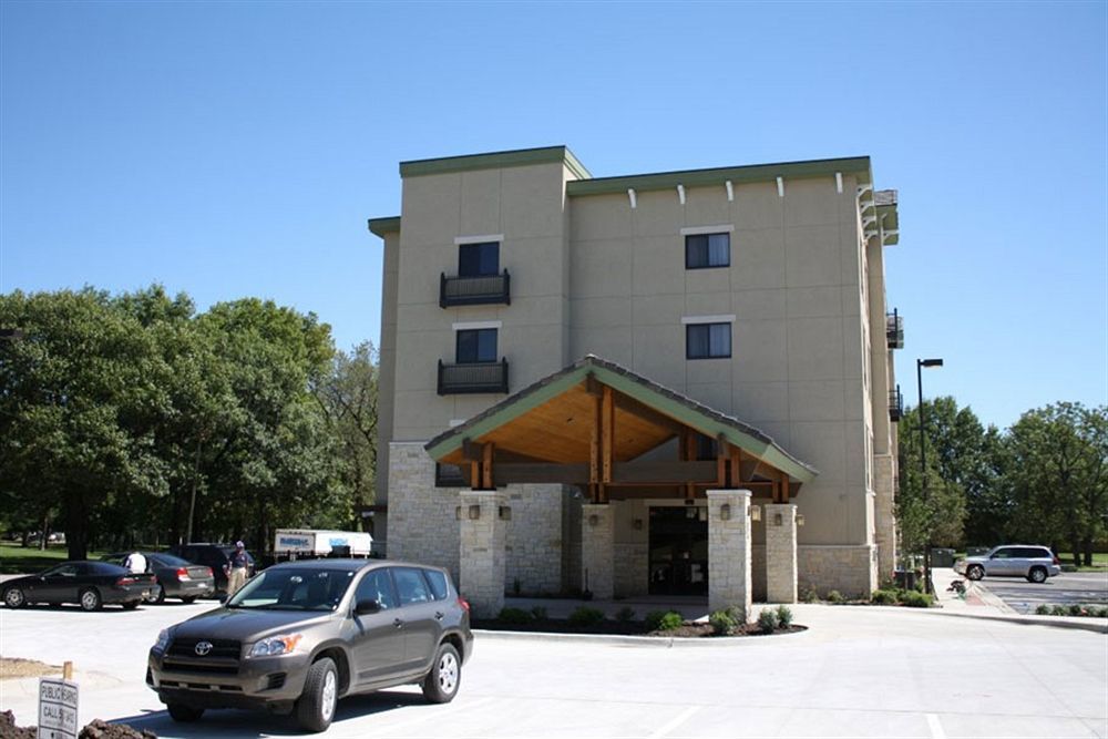 Parkwood Inn & Suites Манхэттен Экстерьер фото